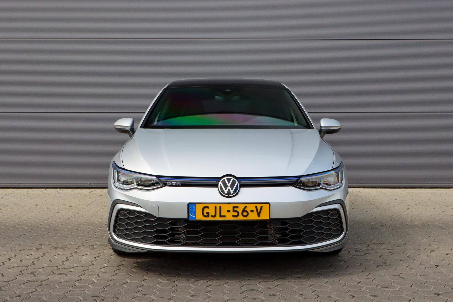 44280661-48.jpg