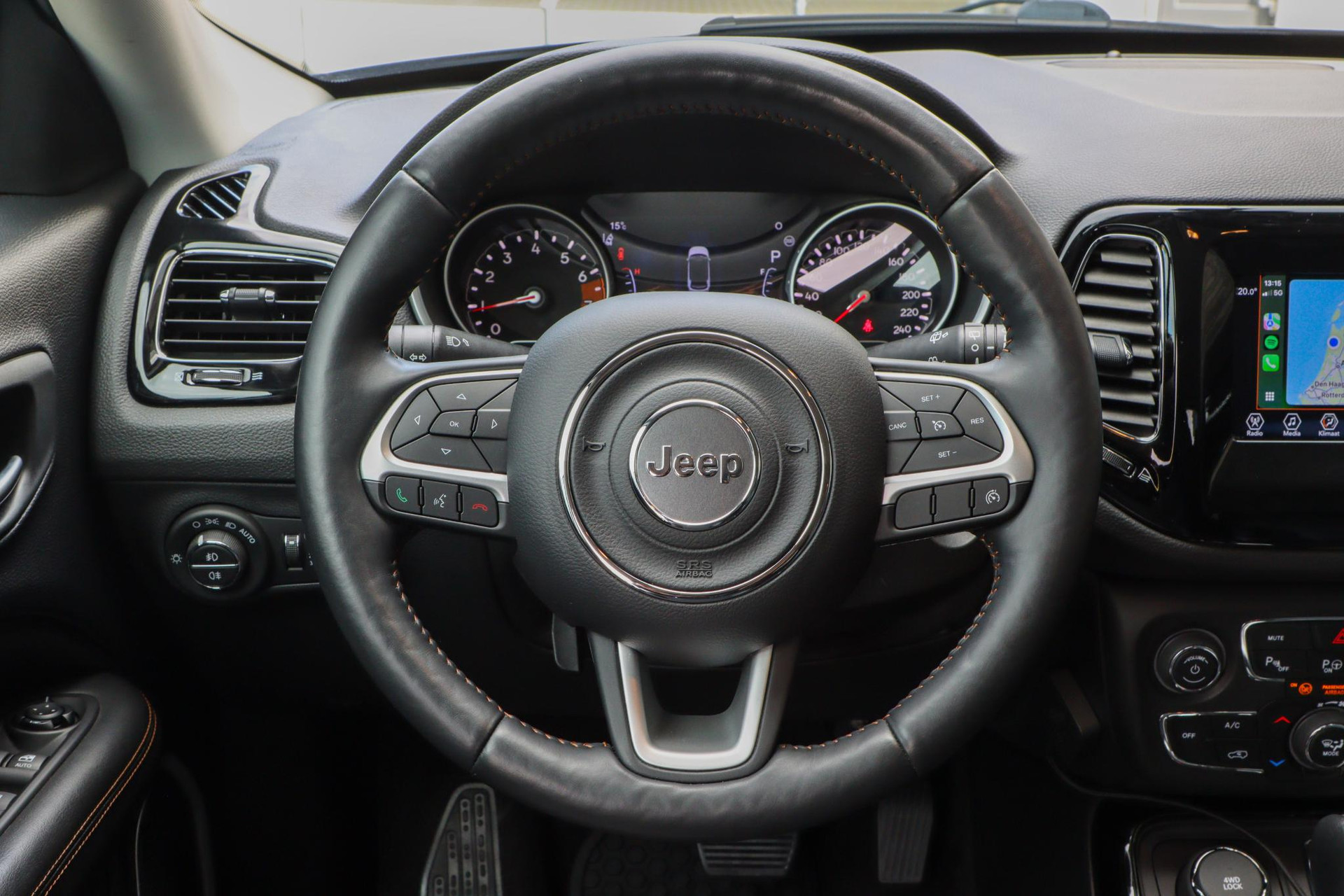 48593344-20.jpg