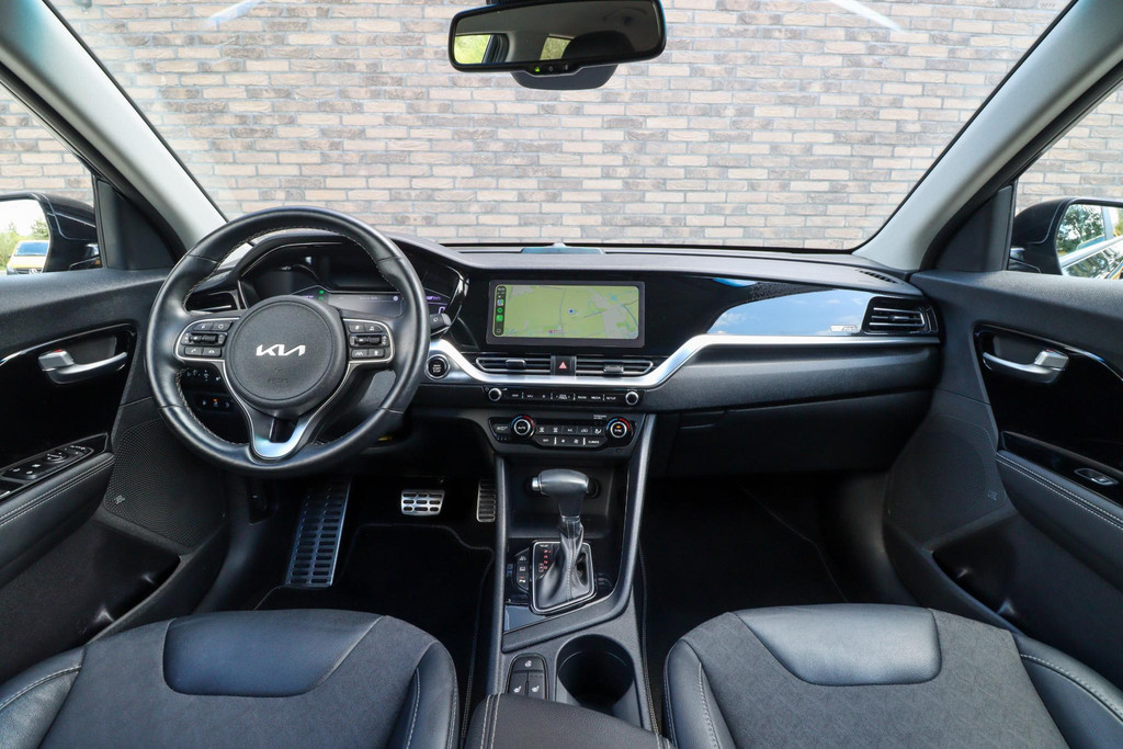 55748228-1.jpg